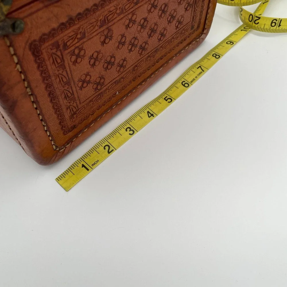 Artmex Tooled Leather Womens Vintage Train Case Vanity Jewelry Box READ